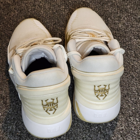 Adidas D.O.N Issue 2 - Picture 3 of 5